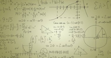Yeşil arkaplan üzerinde el yazısıyla yazılmış matematiksel formüllerin resmi. Bilim, matematik ve öğrenme konsepti dijital olarak oluşturulmuş görüntü.