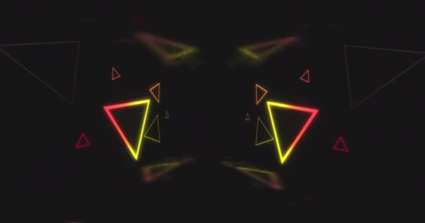 Animace Mnohobarevných Neonových Trojúhelníků Blikajících Černém Pozadí Koncepce Světla Barvy — Stock video