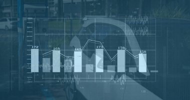 Yakıt ikmali arabasının mali veri işleme görüntüsü. küresel finans, iş ve dijital arayüz kavramı dijital olarak oluşturulmuş görüntü.