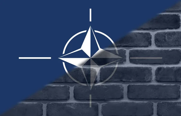 Samengestelde Afbeelding Van Vlag Van Nato Geschilderd Bakstenen Muur Met — Stockfoto