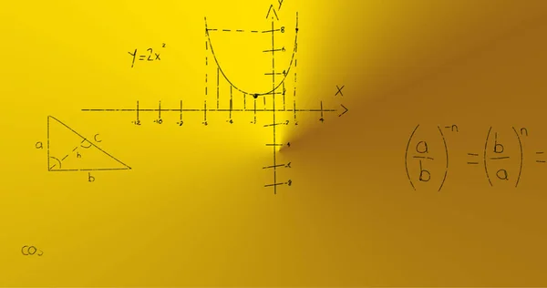 黄色の背景に手書きの数学式のイメージ 学習の概念をデジタルで生成し — ストック写真