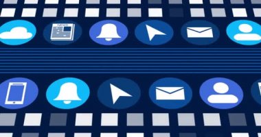 Dijital çevrimiçi simgelerin ve koyu mavi arkaplanda hareket eden mavi çizgilerin animasyonu. Sosyal medya, çevrimiçi topluluk ve dijital arayüz konsepti dijital olarak oluşturulmuş video.