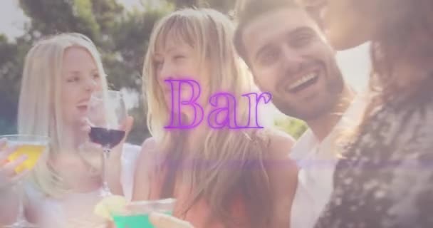 Bar Mesajlarının Animasyonu Çeşitli Mutlu Arkadaşlarla Içki Eşliğinde Dünya Kokteyl — Stok video