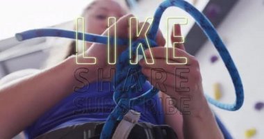 Neon, spor salonunda ip bağlayan beyaz formalı bir kadına karşı abone olmak gibi bir şey. spor, fitness ve sosyal medya ağ teknolojisi kavramı