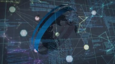 Veri işleme animasyonu, dünya ve ızgara üzerindeki simgelerle bağlantı ağı. küresel iş, veri işleme ve bağlantı konsepti dijital olarak oluşturulmuş video.