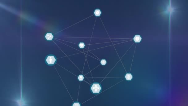 青色の背景に光とレンズフレアのスポットに対するデジタルアイコンのネットワーク 世界的なネットワーキングとテクノロジーの概念 — ストック動画
