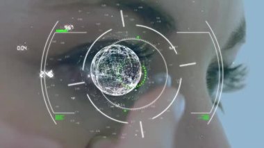 Beyaz kadın kontakt lens takarken, dünya ile bağlantıları olan bir animasyon. küresel bilim, bağlantılar, teknoloji ve dijital arayüz kavramı dijital olarak oluşturulmuş video.