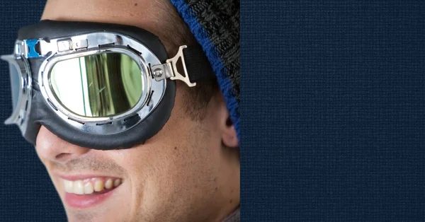 Close Homem Caucasiano Usando Óculos Esqui Contra Espaço Cópia Fundo — Fotografia de Stock