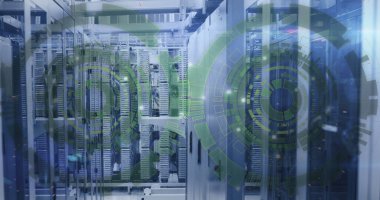 Sunucu odasında veri işleme ve tarama görüntüsü. sunucular ve bulut hesaplama kavramı dijital olarak oluşturuldu.