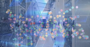 Sunucu odasında veri işleme ve ortam simgelerinin resmi. küresel iş ve dijital arayüz kavramı dijital olarak oluşturulmuş görüntü.