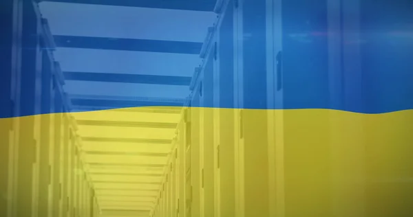 Зображення Вогнів Обробки Даних Над Серверами Прапором Украйні Українська Криза — стокове фото