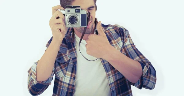 Blanke Man Klikken Foto Met Digitale Camera Tegen Kopieerruimte Witte — Stockfoto