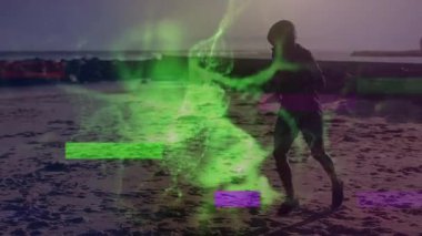 DNA iplikçiklerinin dönüşünün animasyonu ve Afrikalı Amerikalı bir adamın koşması üzerine renkli dikdörtgenler. global spor, aktif yaşam tarzı ve veri işleme kavramı dijital olarak oluşturulmuş video.