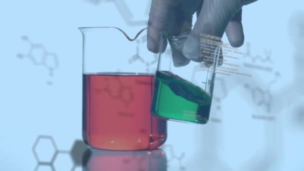 Animatie Van Moleculen Hand Van Laboratoriummedewerker Schudden Glas Met Reagens — Stockvideo