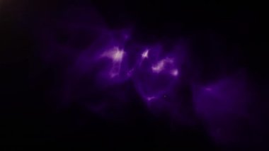 Siyah arkaplanda duman üzerindeki ışık izlerinin animasyonu. soyut arkaplan ve dijital arayüz kavramı dijital olarak oluşturulmuş video.