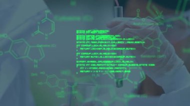 Çeşitli erkek ve kadın bilim adamları üzerinde veri işleme animasyonu. küresel bilim, veri işleme ve dijital arayüz kavramı dijital olarak oluşturulmuş video.