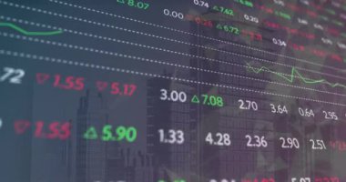 Şehir manzarası üzerinde borsa animasyonu. küresel iş, teknoloji ve veri işleme kavramı dijital olarak oluşturulmuş video.