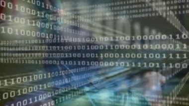 Stadyumdaki çeşitli futbol oyuncuları üzerinde ikili kodlama animasyonu. küresel spor ve rekabet konsepti dijital olarak oluşturulmuş video.