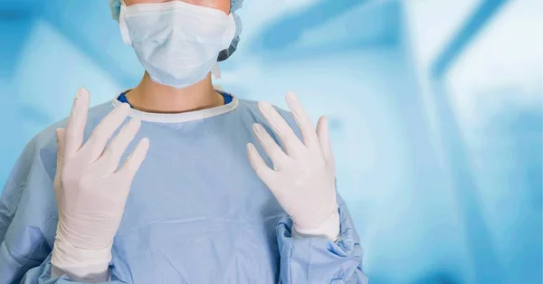 Der Mittlere Teil Der Gesundheitshelfer Trägt Handschuhe Maske Und Bluse — Stockfoto
