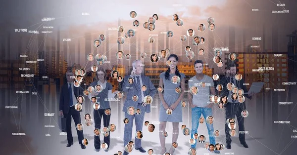 Σύνθεση Δικτύου Συνδέσεων Τις Φωτογραφίες Των Ανθρώπων Έναντι Των Επιχειρηματιών — Φωτογραφία Αρχείου