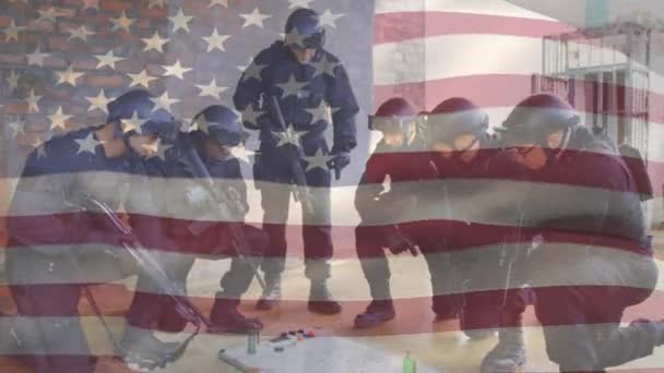 Animacja Flagi Usa Nad Białymi Żołnierzami Zbroi Wojna Armia Obrona — Wideo stockowe