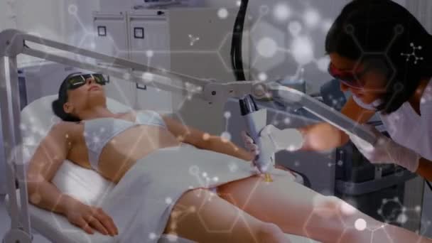 Animation Kemiske Formler Forskellige Kvindelige Patient Læge Laser Behandling Æstetisk – Stock-video