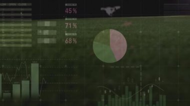 Kafkas erkek futbolcu üzerinde veri işleme animasyonu. global spor ve dijital arayüz konsepti dijital olarak oluşturulmuş video.