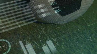 Spor stadyumunda futbol üzerinden veri işleme animasyonu. global spor ve dijital arayüz konsepti dijital olarak oluşturulmuş video.