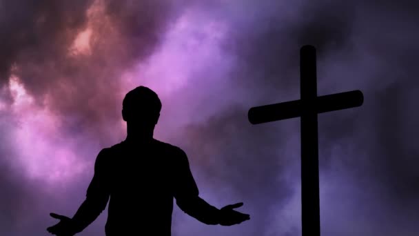 Animation Der Silhouette Des Menschen Über Wolken Und Kreuz Religion — Stockvideo