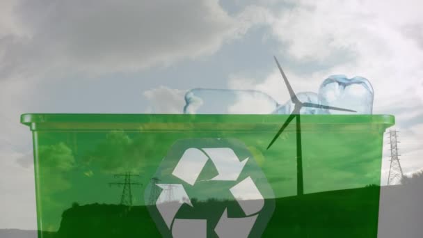 Animation Panneau Recyclage Vert Avec Des Boîtes Plastique Des Éoliennes — Video