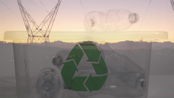 Animering Grön Återvinningsskylt Över Låda Med Plastflaskor Och Elektriska Pyloner — Stockvideo