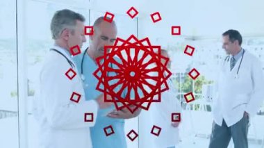 Tablet kullanan beyaz erkek doktorların üzerindeki kırmızı desenlerin animasyonu. tıp, teknoloji ve veri işleme kavramı dijital olarak oluşturulmuş video.
