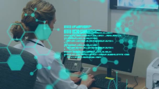 Animation Scientific Data Processing Caucasian Female Doctor Using Computer Global — стоковое видео