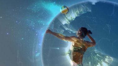 Gün batımında plajda yoga yapan melez bir kadın yerine bağlantı ve dünyanın animasyonu. spor aktif yaşam tarzı, bağlantılar, teknoloji ve dijital arayüz konsepti dijital olarak oluşturulmuş video.