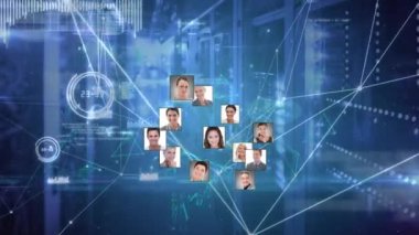 Bağlantılar ağı ve insanların fotoğraflarıyla birlikte dünyanın animasyonu. küresel bağlantılar, ağlar ve veri işleme konsepti dijital olarak oluşturulmuş video.