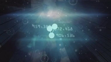 Işıklar ve gökdelenler üzerindeki sayılarla olan bağlantıların animasyonu. küresel ağ, bağlantılar, iletişim ve teknoloji konsepti dijital olarak oluşturulmuş video.