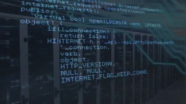 Sunucuların üzerinde mavi renkte veri işleme animasyonu. küresel ağ, bağlantılar, veri işleme, teknoloji ve dijital arayüz kavramı dijital olarak oluşturulmuş video.