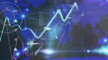 Mavi ve siyah ekranda veri işleme üzerine grafiklerin ve finansal verilerin animasyonu. küresel finans, ekonomi, iş ve dijital arayüz kavramı dijital olarak oluşturulmuş video.