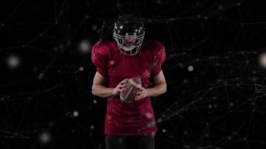 Siyah arka planda Amerikan futbolcusu üzerinde ışık ve takımyıldızlarının canlandırılması. küresel spor ve yarışma konsepti dijital olarak oluşturulmuş video.