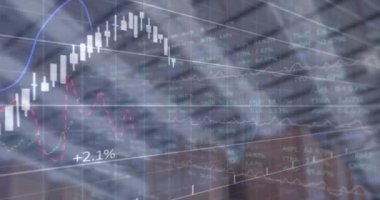 Depodaki paketlerin üzerinden finansal veri ve grafiklerin animasyonu. ticaret, dağıtım hizmetleri, ekonomi ve teknoloji dijital olarak üretilmiş video.