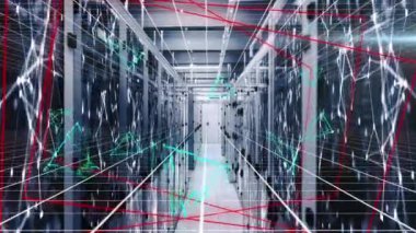 Sunucu odasındaki şekillerin ve parazitlerin animasyonu. küresel teknoloji ve dijital arayüz kavramı dijital olarak oluşturulmuş video.