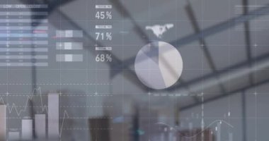 Depodaki paketlerin üzerinden finansal veri ve grafiklerin animasyonu. ticaret, dağıtım hizmetleri, ekonomi ve teknoloji dijital olarak üretilmiş video.