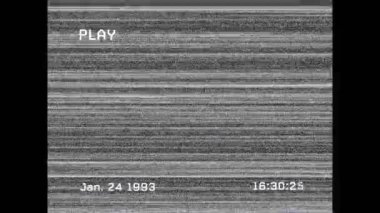 Siyah arka planda parazitlenme. küresel iş ve dijital arayüz kavramı dijital olarak oluşturulmuş video.