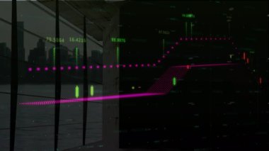 Şehir manzarası üzerinde veri işleme animasyonu. küresel iş ve dijital arayüz kavramı dijital olarak oluşturulmuş video.