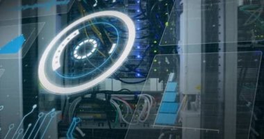 Sunucu odasında veri işleme animasyonu. küresel teknoloji ve dijital arayüz kavramı dijital olarak oluşturulmuş video.