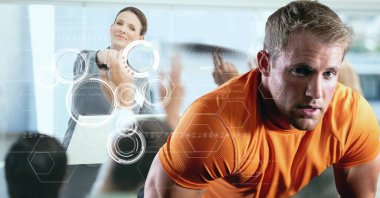 Kafkas erkek sporcuya karşı ofisteki Kafkas iş kadını üzerinde çoklu radarlar. iş ve teknoloji kavramı