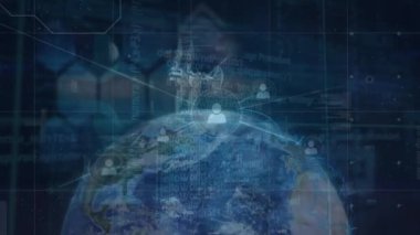 Dünya üzerindeki insan simgeleri ve veri işleme ağlarının animasyonu. küresel ağlar, bağlantılar ve veri işleme konsepti dijital olarak oluşturulmuş video.