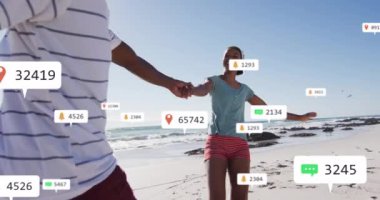 Afro-Amerikan çifti üzerine medya simgelerinin canlandırılması. Sosyal medya ve iletişim arayüzü kavramı dijital olarak oluşturulmuş video.