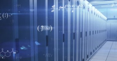 Sunucu odasında matematiksel denklemlerin animasyonu. küresel bilim ve teknoloji konsepti dijital olarak üretilen video.