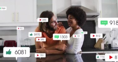 Çeşitli çiftler üzerinde medya simgelerinin canlandırılması. Sosyal medya ve iletişim arayüzü kavramı dijital olarak oluşturulmuş video.